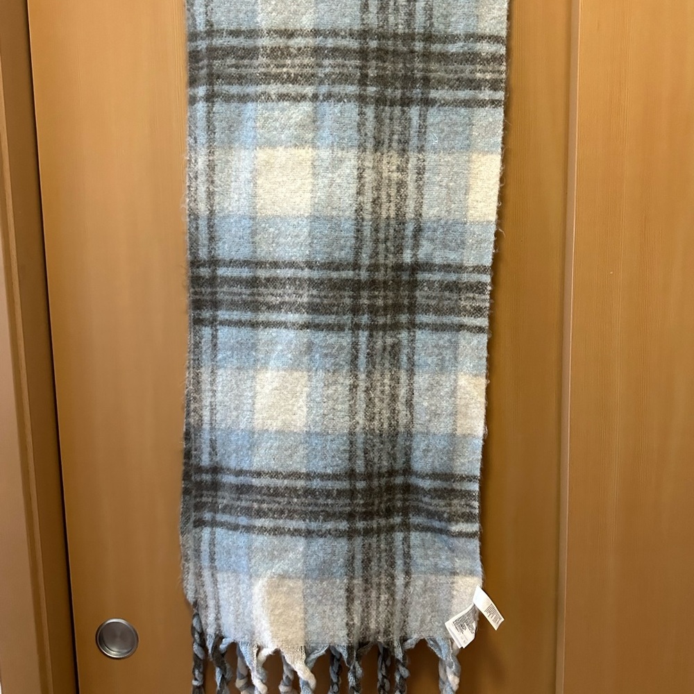 💙 Plaid Fringe Scarf in Blue and Gray